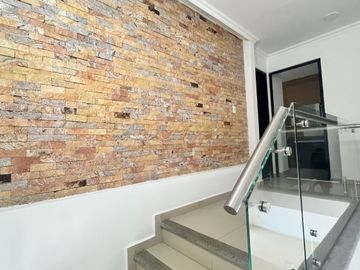 VENTA CASA SOLA AL SUR DE CUERNAVACA ALBERCA