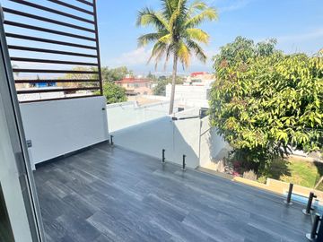 VENTA CASA SOLA AL SUR DE CUERNAVACA ALBERCA