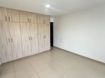 VENTA CASA SOLA AL SUR DE CUERNAVACA ALBERCA