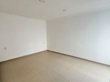 VENTA CASA SOLA AL SUR DE CUERNAVACA ALBERCA