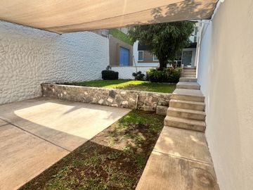 VENTA CASA SOLA AL SUR DE CUERNAVACA ALBERCA
