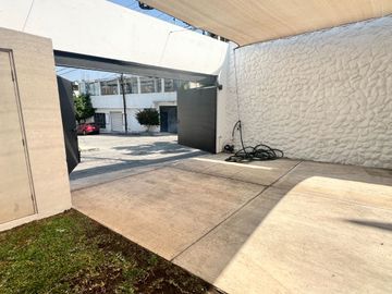 VENTA CASA SOLA AL SUR DE CUERNAVACA ALBERCA
