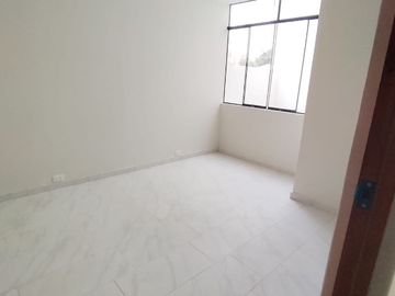 CASA REMODELADA DE 2 PISOS + AZOTEA
