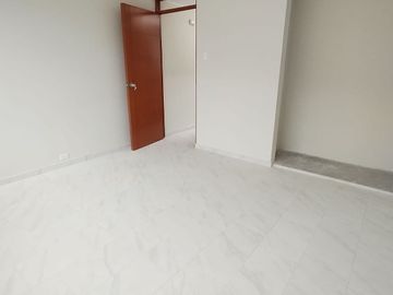 CASA REMODELADA DE 2 PISOS + AZOTEA