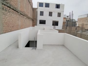 CASA REMODELADA DE 2 PISOS + AZOTEA