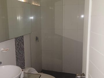 VENTA DE AMPLIO Y ACOGEDOR DEPARTAMENTO 1er PiSO