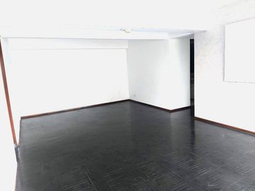 OFICINA 110 M2 + ESTC. MIRAFLORES UBICACION ESTRATEGICA ARICA ESQUINA CON CDA.7 DE PARDO