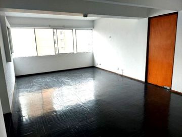 OFICINA 110 M2 + ESTC. MIRAFLORES UBICACION ESTRATEGICA ARICA ESQUINA CON CDA.7 DE PARDO