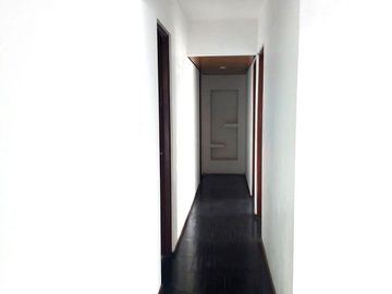 OFICINA 110 M2 + ESTC. MIRAFLORES UBICACION ESTRATEGICA ARICA ESQUINA CON CDA.7 DE PARDO