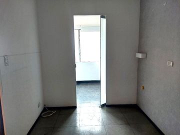 OFICINA 110 M2 + ESTC. MIRAFLORES UBICACION ESTRATEGICA ARICA ESQUINA CON CDA.7 DE PARDO