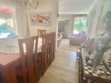 Casa en Venta de 5D 3B, Condominio Cerrado, Peñalolén