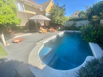 Casa en Venta de 5D 3B, Condominio Cerrado, Peñalolén