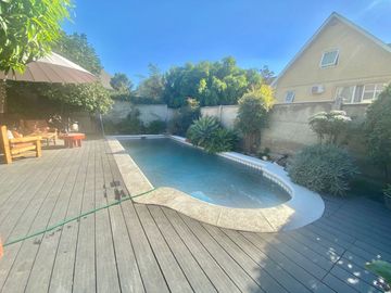 Casa en Venta de 5D 3B, Condominio Cerrado, Peñalolén