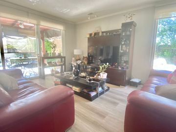 Casa en Venta de 5D 3B, Condominio Cerrado, Peñalolén
