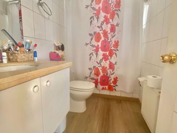 Casa en Venta de 5D 3B, Condominio Cerrado, Peñalolén