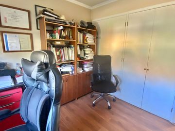 Casa en Venta de 5D 3B, Condominio Cerrado, Peñalolén