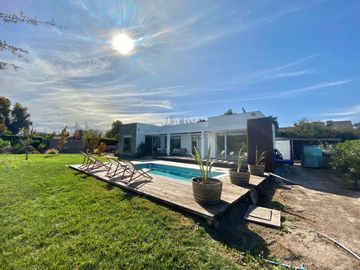 Casa en Venta 3D 3B, Centro de Isla de Maipo..!!
