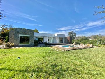 Casa en Venta 3D 3B, Centro de Isla de Maipo..!!
