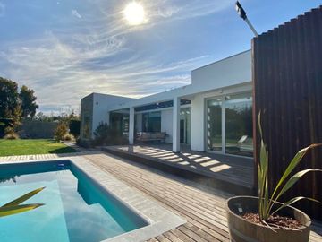 Casa en Venta 3D 3B, Centro de Isla de Maipo..!!