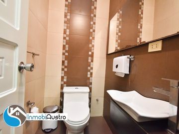 Unidad Nacional, Venta de Casa Comercial 05 Dormitorios