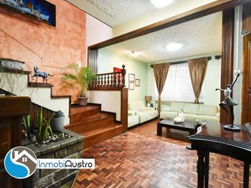 Unidad Nacional, Venta de Casa Comercial 05 Dormitorios