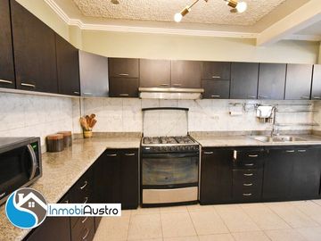 Unidad Nacional, Venta de Casa Comercial 05 Dormitorios