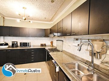 Unidad Nacional, Venta de Casa Comercial 05 Dormitorios
