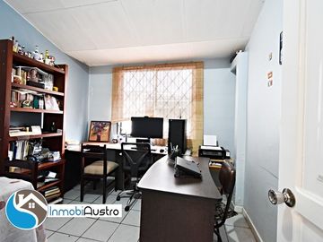 Unidad Nacional, Venta de Casa Comercial 05 Dormitorios