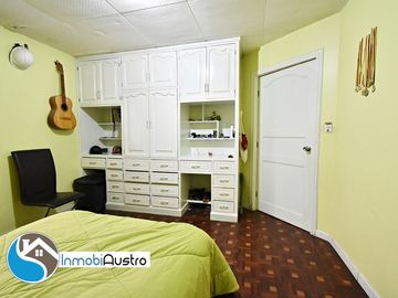 Unidad Nacional, Venta de Casa Comercial 05 Dormitorios