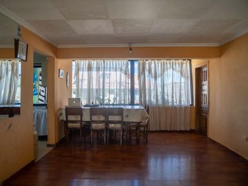 Casa Rentera en Venta, Sector Av. 10 de Agosto y Pichincha