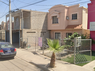 CASA EN CASTIBLANCO, FRACC. VILLA RESIDENCIAL, DEL PRADO, MEXICALI, BAJA CALIFORNIA. ¡CASA EN REMATE! -FQA