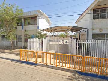 CASA EN CASTIBLANCO, FRACC. VILLA RESIDENCIAL, DEL PRADO, MEXICALI, BAJA CALIFORNIA. ¡CASA EN REMATE!