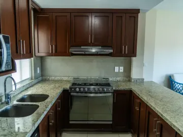 Depa en Venta de 3 recamaras Marina El Cid, Mazatlan. Vive en el Cid