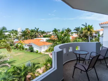 Depa en Venta de 3 recamaras Marina El Cid, Mazatlan. Vive en el Cid