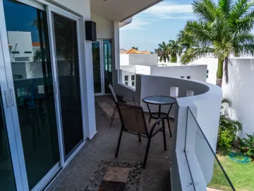 Depa en Venta de 3 recamaras Marina El Cid, Mazatlan. Vive en el Cid