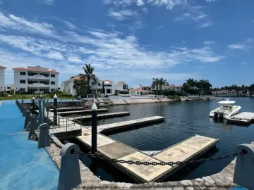 Depa en Venta de 3 recamaras Marina El Cid, Mazatlan. Vive en el Cid