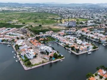 Depa en Venta de 3 recamaras Marina El Cid, Mazatlan. Vive en el Cid