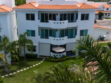 Depa en Venta de 3 recamaras Marina El Cid, Mazatlan. Vive en el Cid