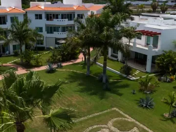 Depa en Venta de 3 recamaras Marina El Cid, Mazatlan. Vive en el Cid