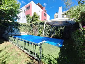 Casa 560 M2. + Terreno 500 M2.  (Urb. San Isidro)
