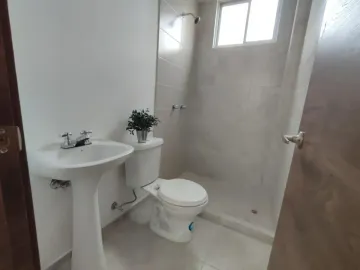 Amplias Casas en Venta de 110 m², 2 Parqueos en La Mitad del Mundo y Crédito Vip