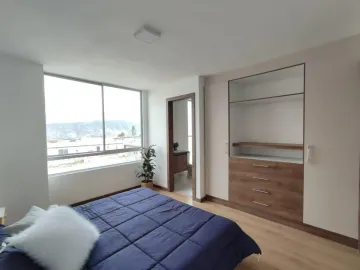 Amplias Casas en Venta de 110 m², 2 Parqueos en La Mitad del Mundo y Crédito Vip