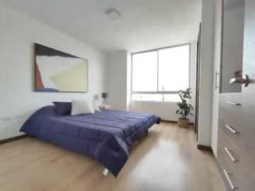Amplias Casas en Venta de 110 m², 2 Parqueos en La Mitad del Mundo y Crédito Vip