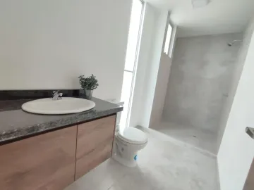 Amplias Casas en Venta de 110 m², 2 Parqueos en La Mitad del Mundo y Crédito Vip