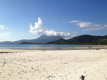 8,073 m2 White Sand Sunset Beach House