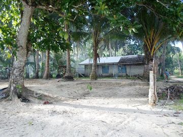 8,073 m2 White Sand Sunset Beach House