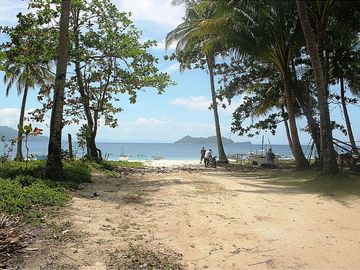 8,073 m2 White Sand Sunset Beach House