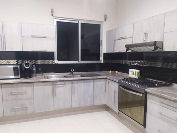 CASA EN VENTA DE REMATE BANCARIO EN CONJUNTO RINCON DE LOS ENCINOS LERMA