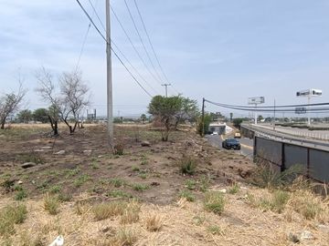 TERRENO  (PLAZA ATRIOS)
