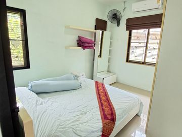 Resort-Style House in the Center of Sattahip City!!! Breathe Fresh Air Every Day!!! For Sale: Detached House, Across from the Entrance to Sai Kaew Bea
